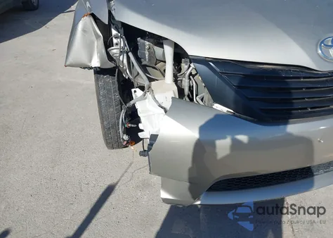 2016 Toyota Sienna L 7 Passenger z USA, uszkodzony, nr VIN 5TDZK3DC1GS718820